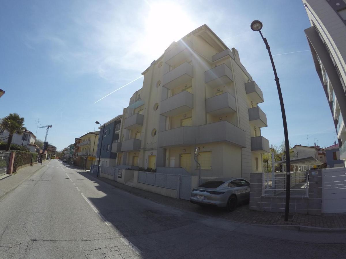 Appartement Attico Margherita - Agenzia Cocal à Caorle Extérieur photo